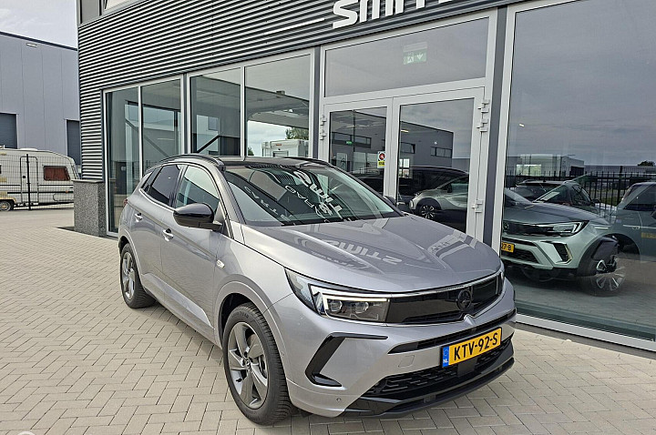Opel Grandland 1.6 Turbo Plug-In Hybrid 4x4 GSe 300pk